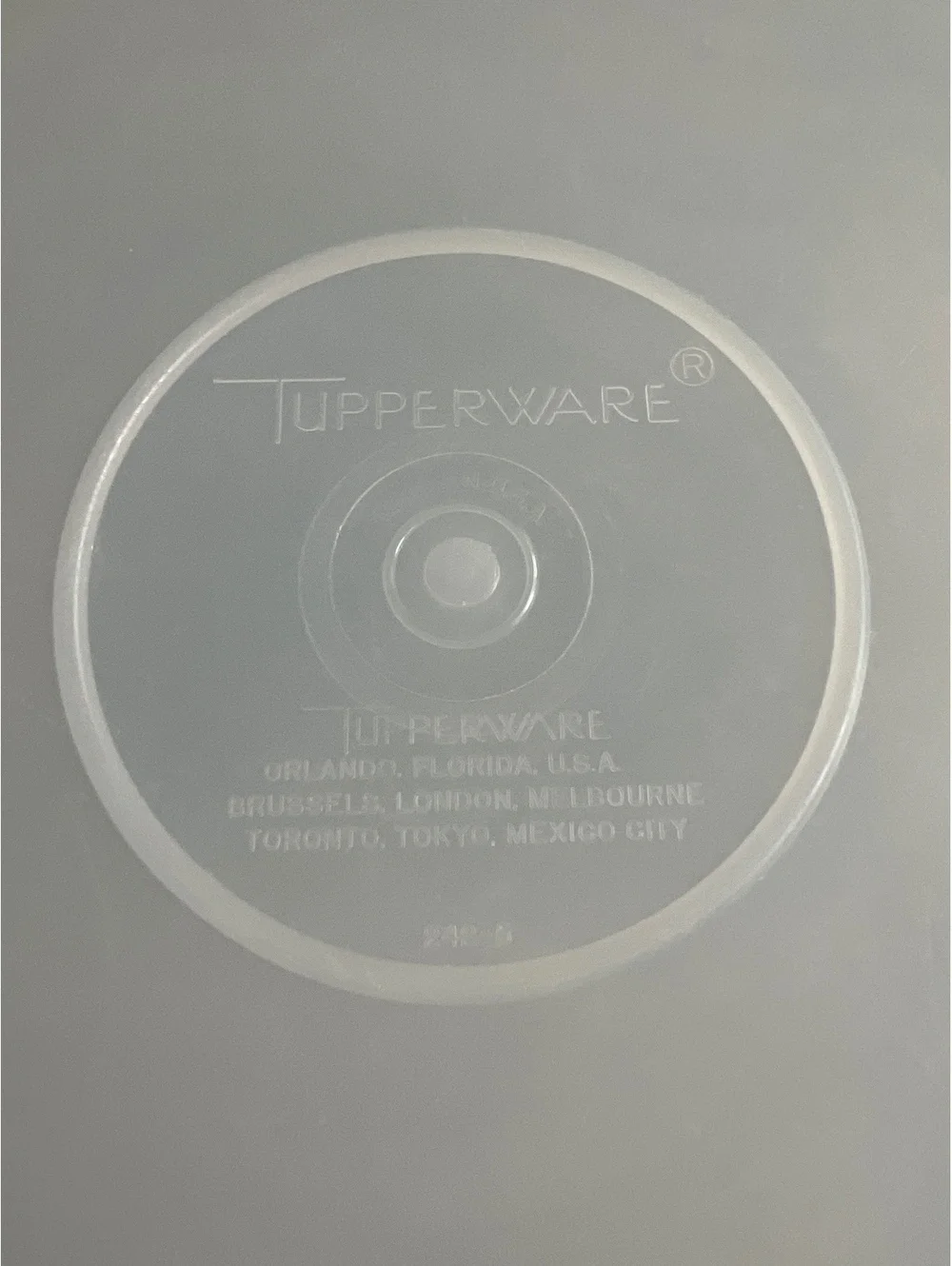 Tupperware Large Round Storage Container with Lid